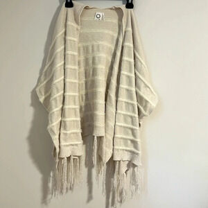 Akemi Kin Anthropologie Cream tassel poncho tunic one size open cardigan
